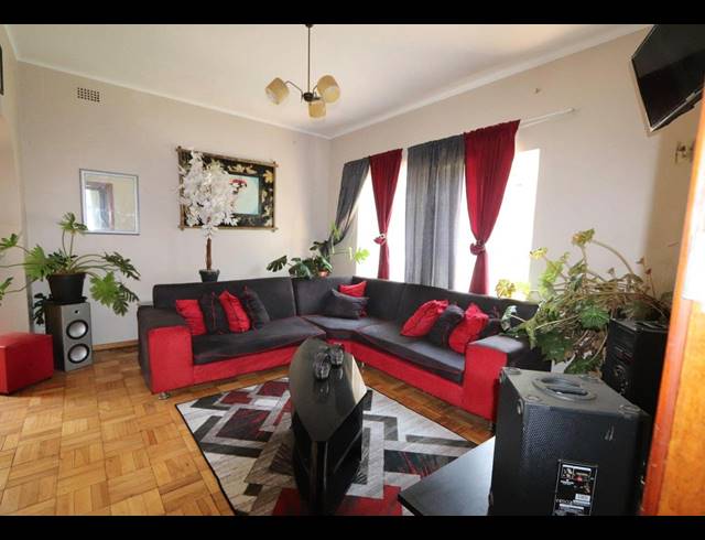 4 BEDROOM HOUSE FOR SALE IN UNITAS PARK